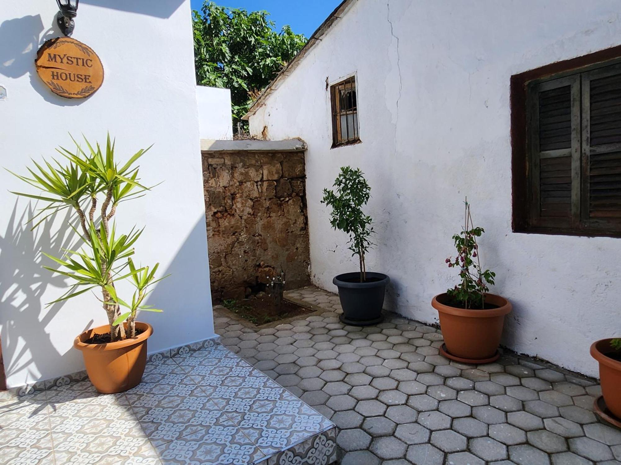 פמגוסטה Mystic Guest House Famagusta מראה חיצוני תמונה